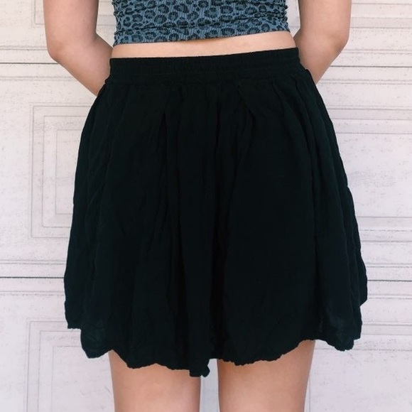 Brandy Melville Flowy Black Skirt - Picture 2 of 2